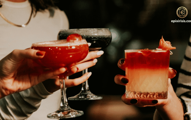 Πλήρως ανακαινισμένο all day café και cocktail bar προς πώληση στο Παλαιό Φάληρο, με διαμορφωμένο ιδιωτικό κήπο.